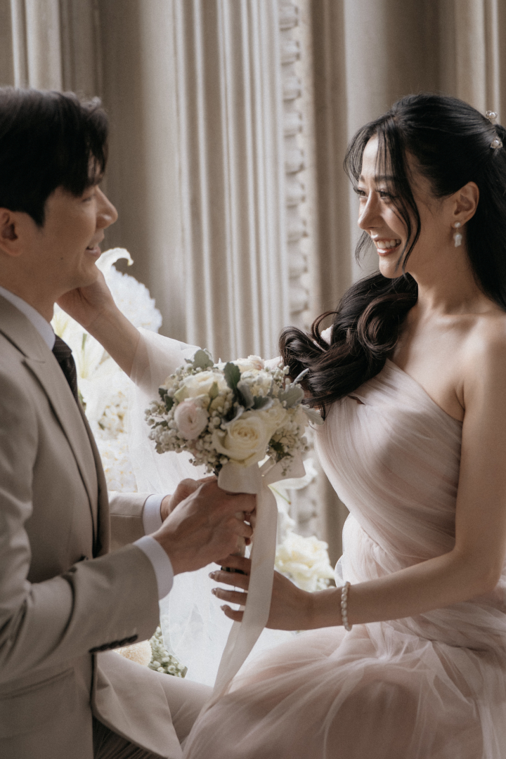  รีวิวงานแต่ง Timeless White สวยโรแมนติก คลาสสิคกลางมวลดอกไม้ @ Chivalry's Story