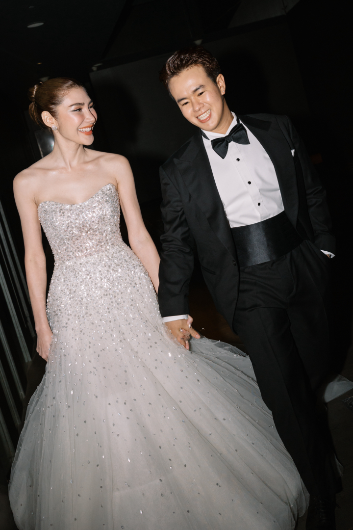 รีวิวงานแต่งธีมสี Metallic ฟีลปาร์ตี้ จัดเต็มแสงสีเสียง @ SO/ BANGKOK