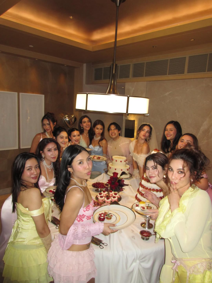 พาส่อง ปาร์ตี้สละโสด ‘ญาญ่า อุรัสยา’ จัดเต็มความสนุก รวมครบทุกโมเมนต์