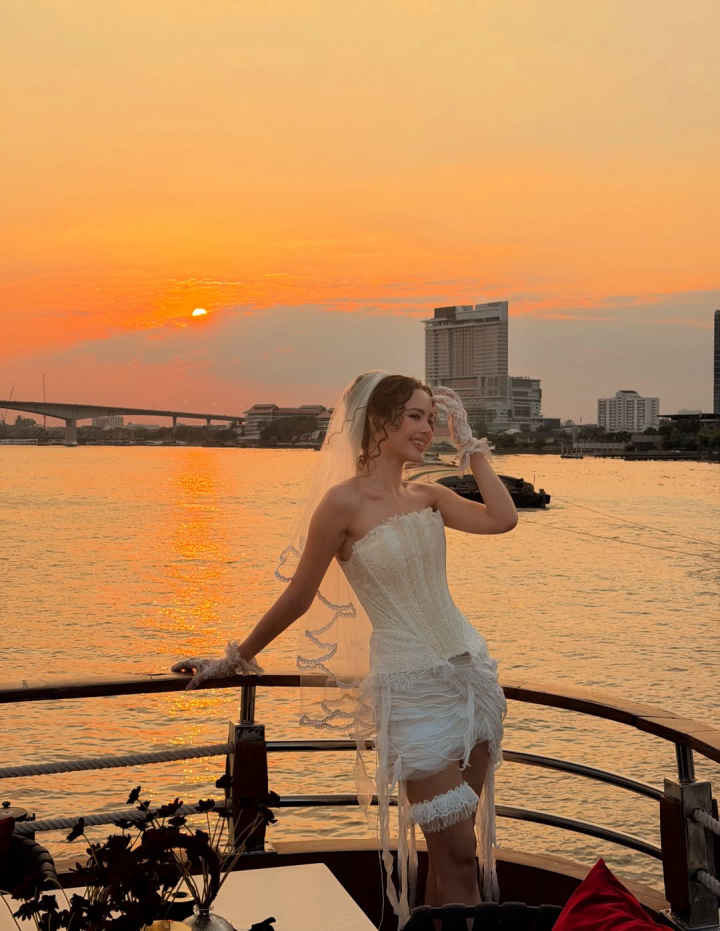 พาส่อง ปาร์ตี้สละโสด ‘ญาญ่า อุรัสยา’ จัดเต็มความสนุก รวมครบทุกโมเมนต์