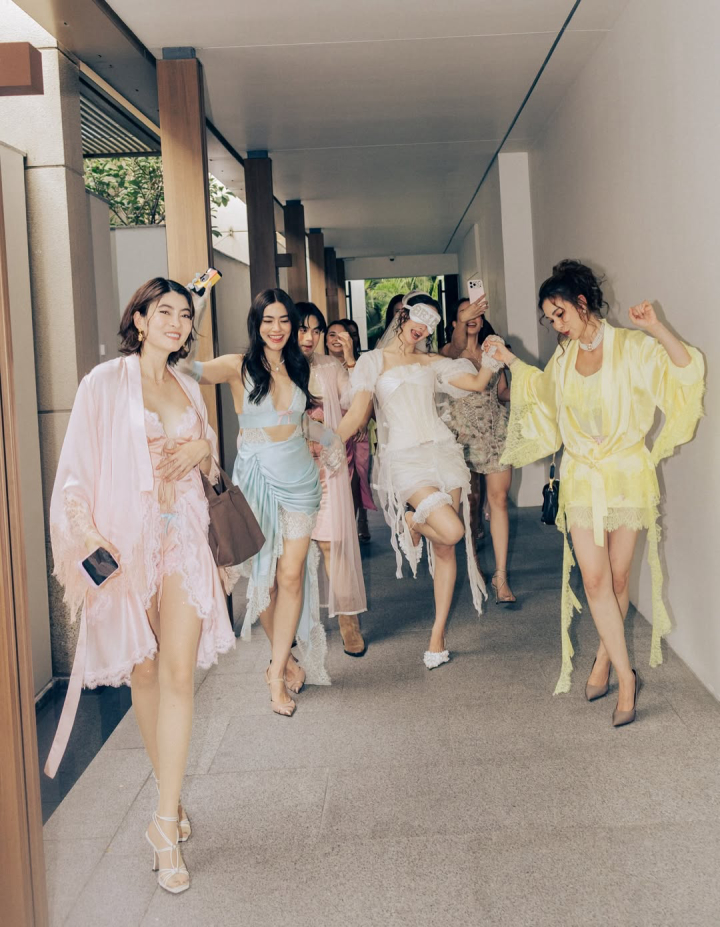 พาส่อง ปาร์ตี้สละโสด ‘ญาญ่า อุรัสยา’ จัดเต็มความสนุก รวมครบทุกโมเมนต์