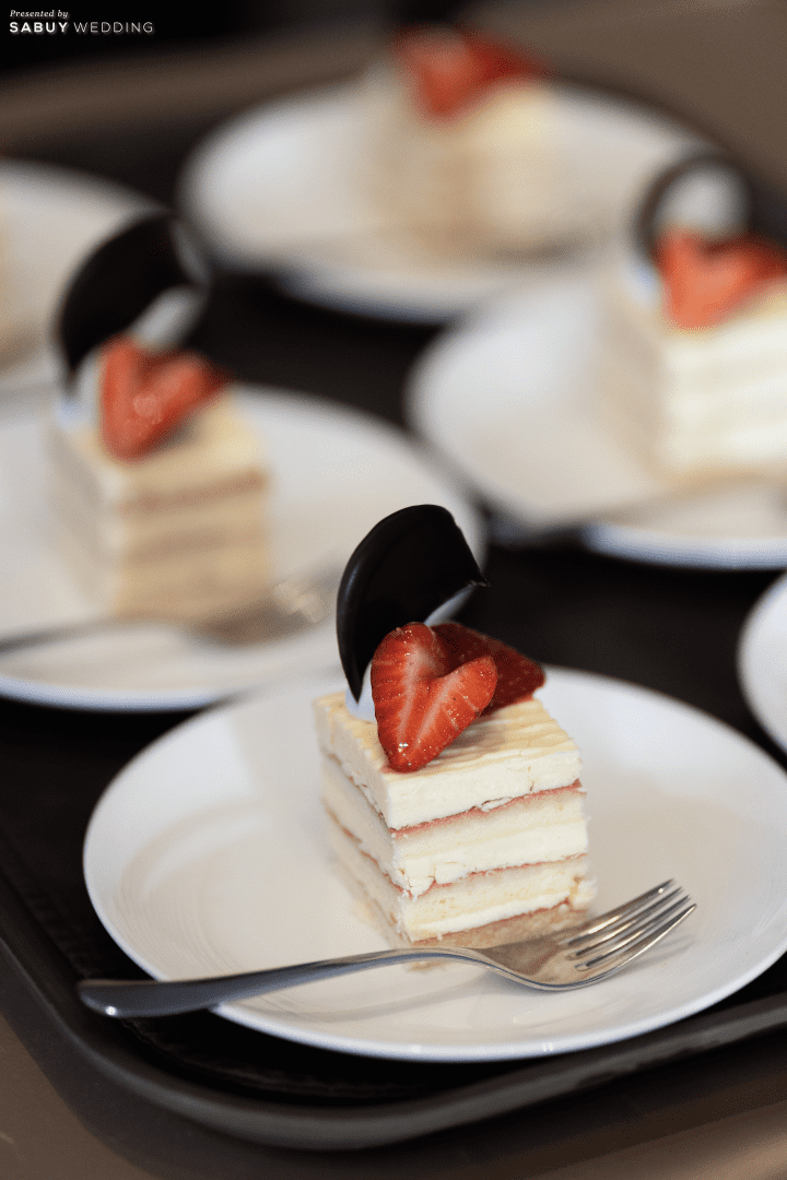  รีวิวงานแต่งอบอุ่นบรรยากาศ Glass House ดีไซน์สวยอลังจากฉากหนังที่ชอบ @ The Okura Prestige Bangkok