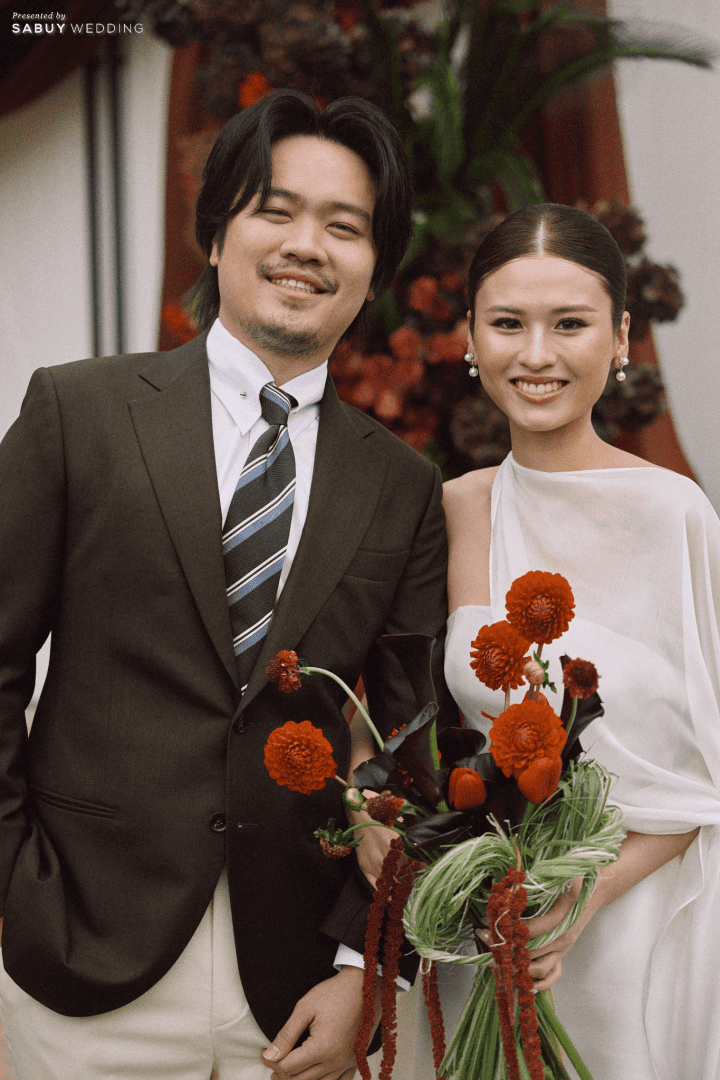 รีวิวงานแต่งสีเบอร์กันดีที่ทั้งอบอุ่นทั้งเก๋ ของเจ้าของร้านกาแฟ Home by now @ Silooet House