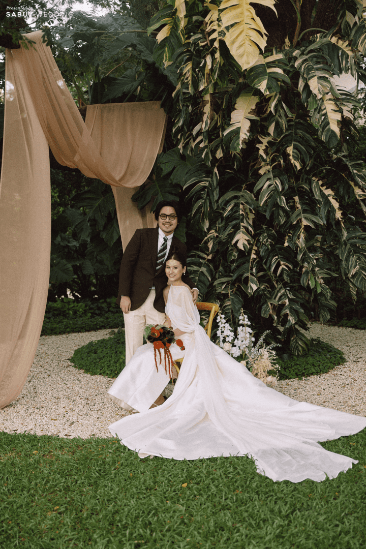 รีวิวงานแต่งสีเบอร์กันดีที่ทั้งอบอุ่นทั้งเก๋ ของเจ้าของร้านกาแฟ Home by now @ Silooet House