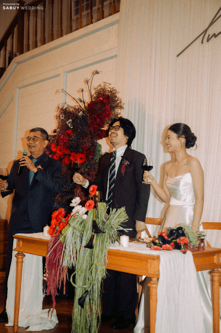 รีวิวงานแต่งสีเบอร์กันดีที่ทั้งอบอุ่นทั้งเก๋ ของเจ้าของร้านกาแฟ Home by now @ Silooet House