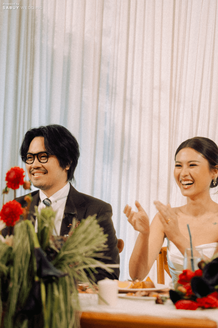 รีวิวงานแต่งสีเบอร์กันดีที่ทั้งอบอุ่นทั้งเก๋ ของเจ้าของร้านกาแฟ Home by now @ Silooet House