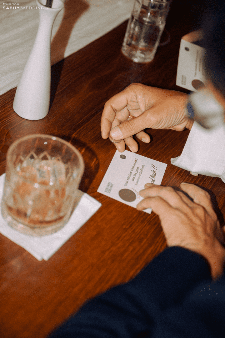 รีวิวงานแต่งสีเบอร์กันดีที่ทั้งอบอุ่นทั้งเก๋ ของเจ้าของร้านกาแฟ Home by now @ Silooet House