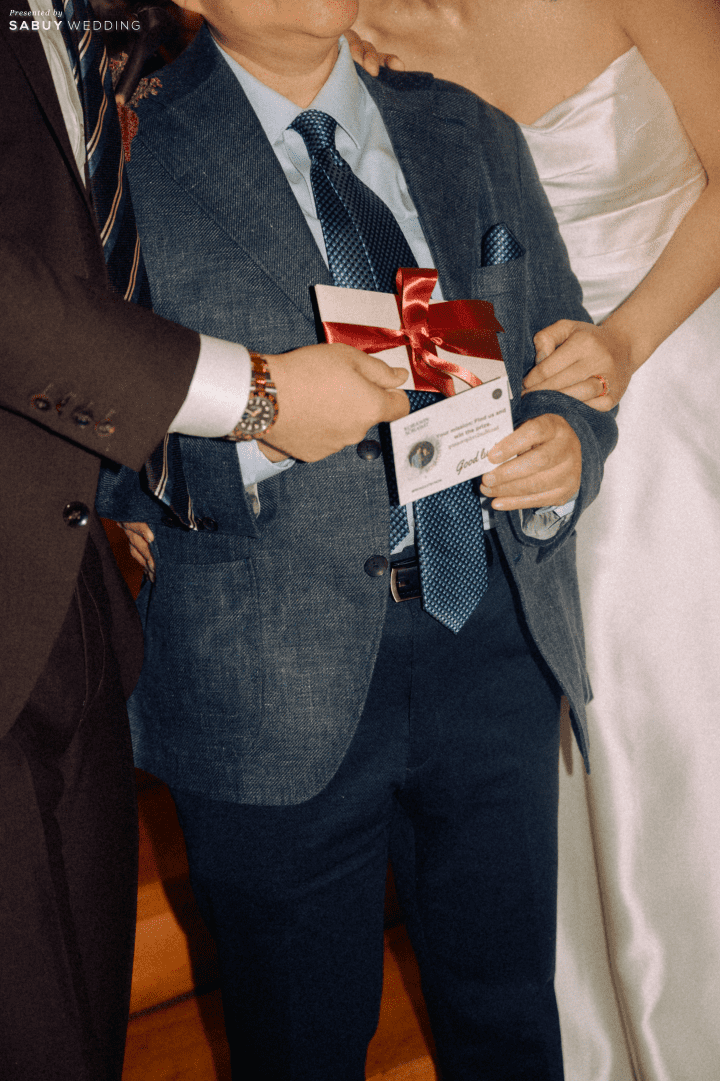 รีวิวงานแต่งสีเบอร์กันดีที่ทั้งอบอุ่นทั้งเก๋ ของเจ้าของร้านกาแฟ Home by now @ Silooet House