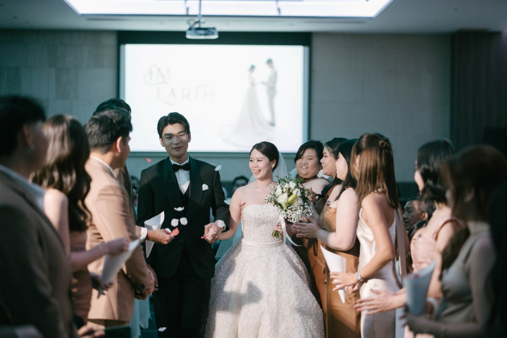 รีวิวงานแต่งฟีลสวนสุดไพรเวท พร้อมไอเดียเก๋ “ให้แขกทานอาหารก่อนเริ่มพิธี” @ Bliston Suwan Park View Hotel & Serviced Residence