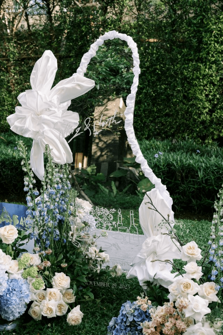  รีวิวงานแต่ง Multicultural ในสวนกลางเมือง พร้อมไอเดีย Installation Art ที่สวยทุกซีน @ Kimpton Maa-Lai Bangkok