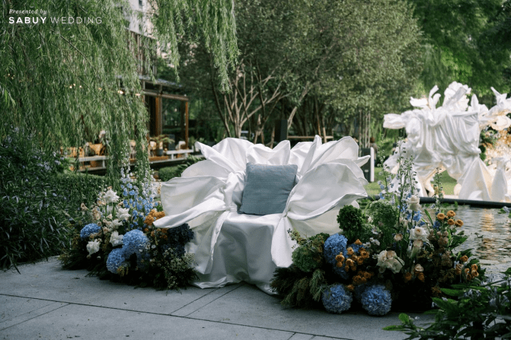  รีวิวงานแต่ง Multicultural ในสวนกลางเมือง พร้อมไอเดีย Installation Art ที่สวยทุกซีน @ Kimpton Maa-Lai Bangkok