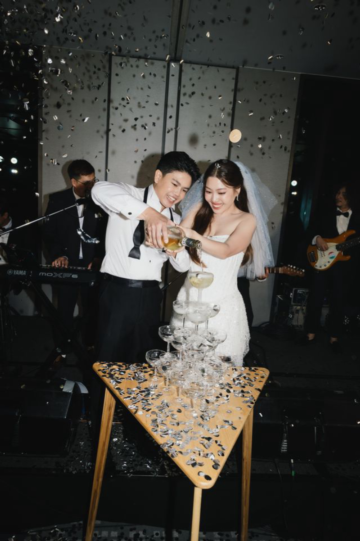  รีวิวงานแต่ง Multicultural ในสวนกลางเมือง พร้อมไอเดีย Installation Art ที่สวยทุกซีน @ Kimpton Maa-Lai Bangkok