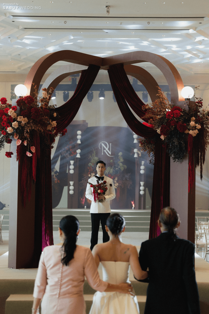  รีวิวงานแต่งธีม Burgundy Glam ครบทั้งพิธีจีน เลี้ยงฉลอง และปาร์ตี้สุดมันส์ by PaR Wedding Planner