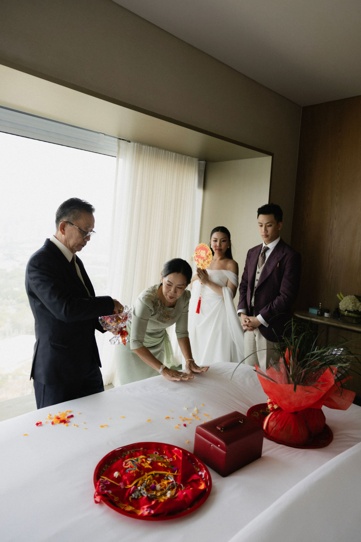  รีวิวงานแต่งธีม Burgundy Glam ครบทั้งพิธีจีน เลี้ยงฉลอง และปาร์ตี้สุดมันส์ by PaR Wedding Planner