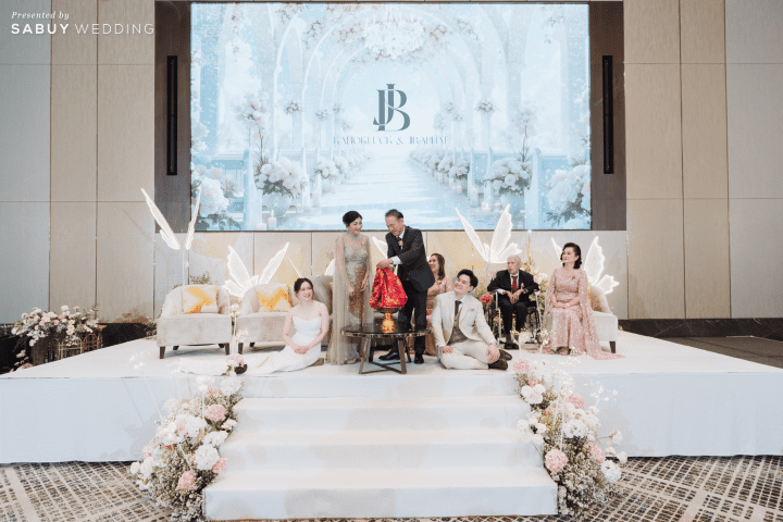  รีวิวงานแต่ง Floral & Fresh ฟีลสวนดอกไม้ พร้อมไฮไลต์ “ตู้คีบตุ๊กตา” สุดน่ารัก @ Chatrium Grand Bangkok