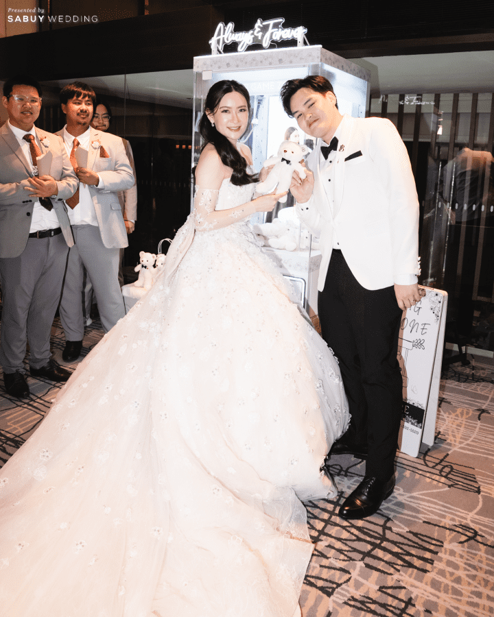  รีวิวงานแต่ง Floral & Fresh ฟีลสวนดอกไม้ พร้อมไฮไลต์ “ตู้คีบตุ๊กตา” สุดน่ารัก @ Chatrium Grand Bangkok