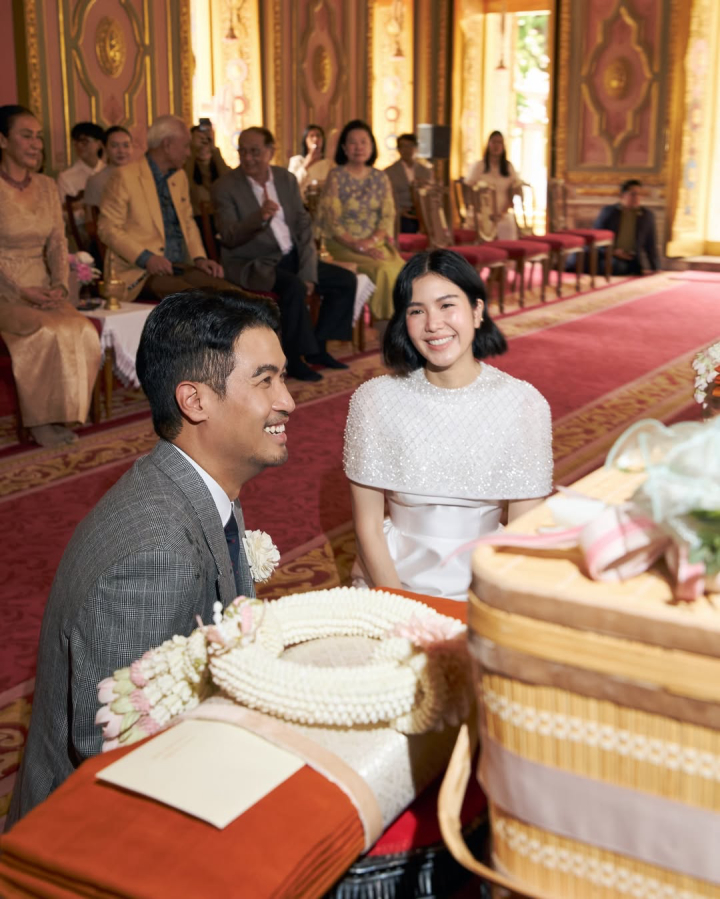  รวมลุคเจ้าสาว “พราว วง Olives” ไอคอนสายแฟ ปังทุกซีน สวยสะกดจนต้องซูม!