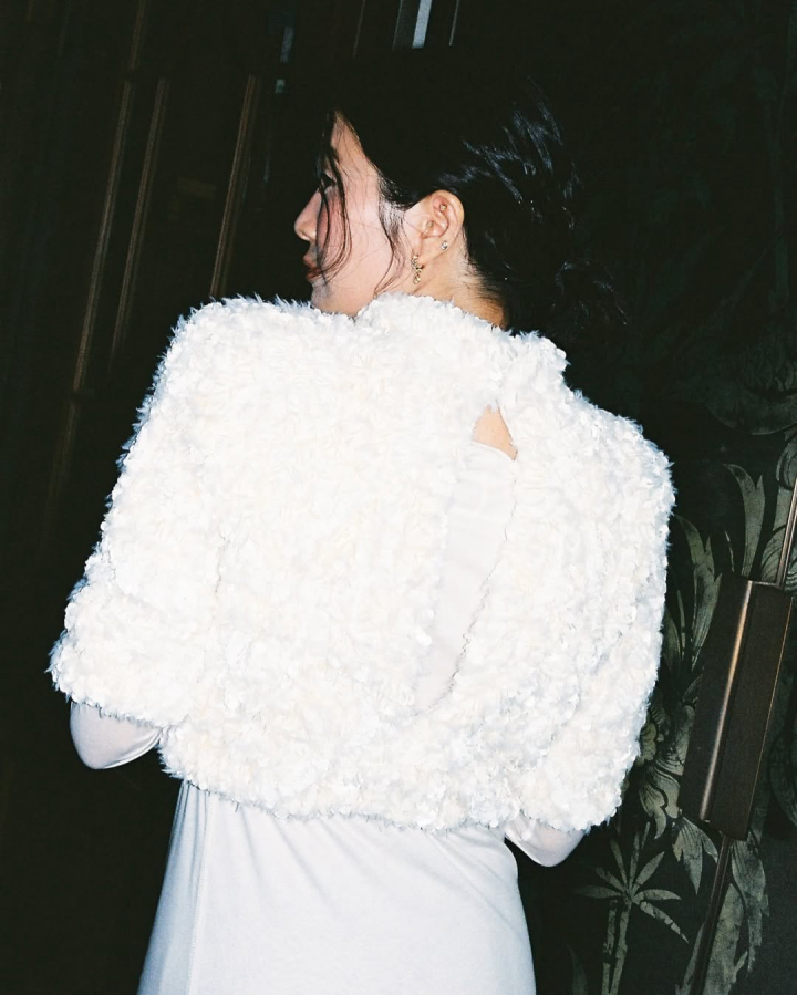  รวมลุคเจ้าสาว “พราว วง Olives” ไอคอนสายแฟ ปังทุกซีน สวยสะกดจนต้องซูม!