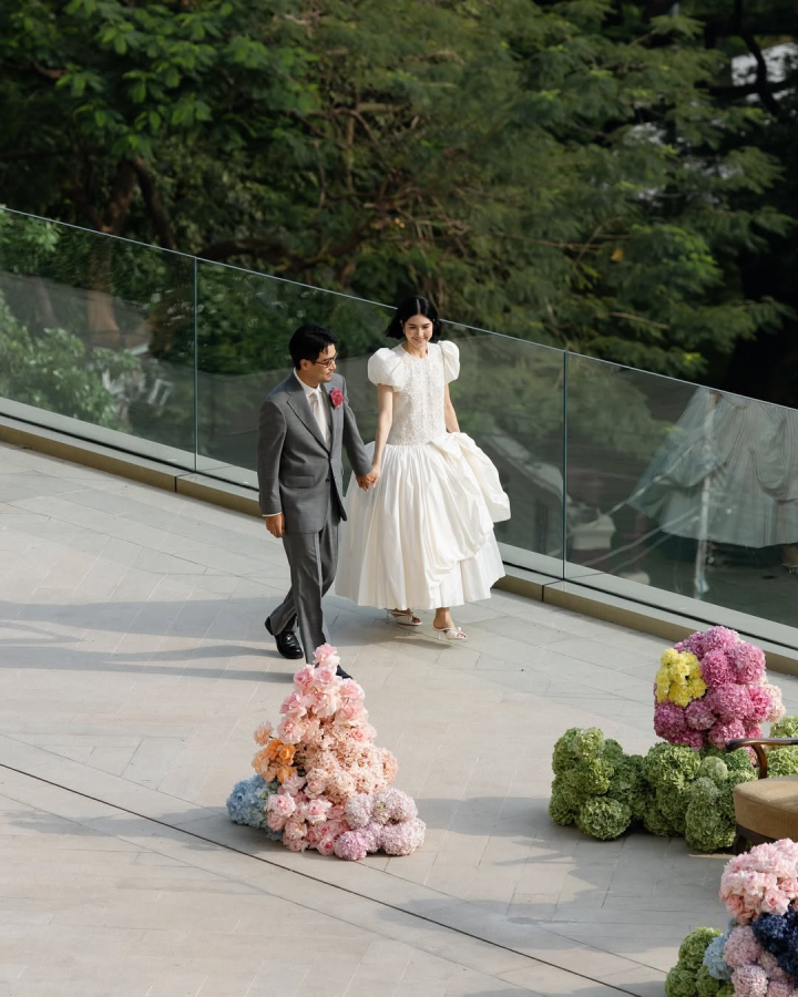  รวมลุคเจ้าสาว “พราว วง Olives” ไอคอนสายแฟ ปังทุกซีน สวยสะกดจนต้องซูม!