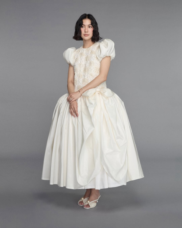  รวมลุคเจ้าสาว “พราว วง Olives” ไอคอนสายแฟ ปังทุกซีน สวยสะกดจนต้องซูม!