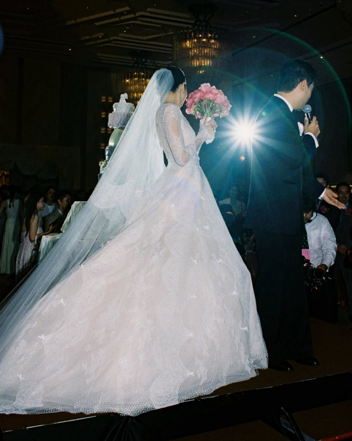  รวมลุคเจ้าสาว “พราว วง Olives” ไอคอนสายแฟ ปังทุกซีน สวยสะกดจนต้องซูม!