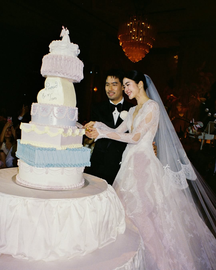  รวมลุคเจ้าสาว “พราว วง Olives” ไอคอนสายแฟ ปังทุกซีน สวยสะกดจนต้องซูม!