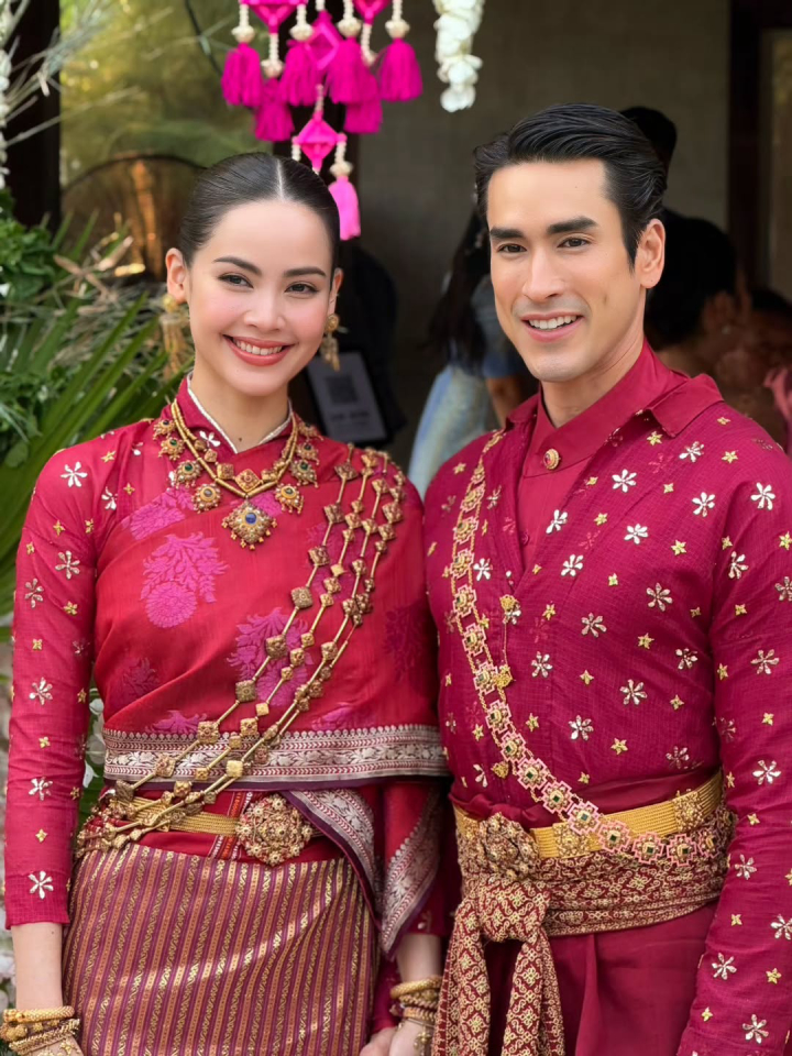  รวมโมเมนต์ งานแต่งซุปตาร์ ณเดชน์ - ญาญ่า เรียบง่ายงดงามตามขนบอีสานดั้งเดิม