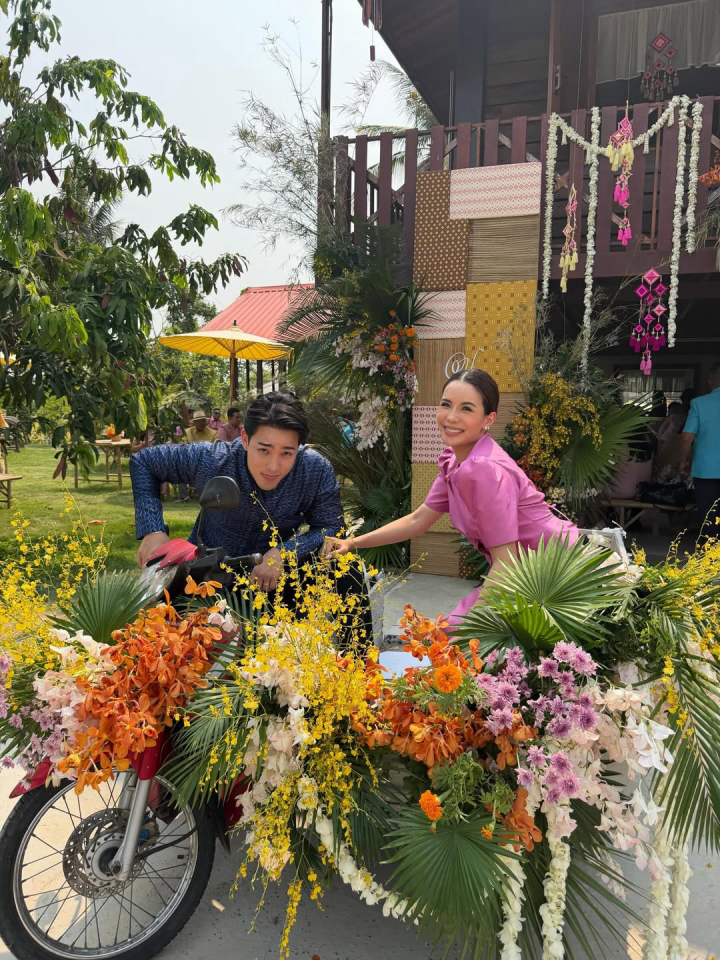  รวมโมเมนต์ งานแต่งซุปตาร์ ณเดชน์ - ญาญ่า เรียบง่ายงดงามตามขนบอีสานดั้งเดิม