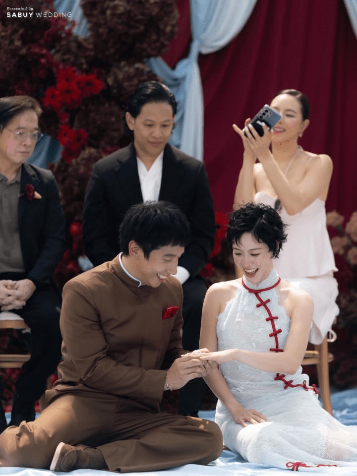  รวมภาพสุดอบอุ่น งานแต่ง "พลอย หอวัง - เต Three Man Down" ลุคเจ้าสาวเก๋สะกดสายตา สมฉายาแฟชั่นไอคอน!