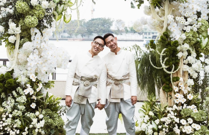  รีวิวงานแต่งคู่รักฮ่องกง เตรียมงานออนไลน์ จัดง่ายได้เป๊ะทุกดีเทล By CheersCouple