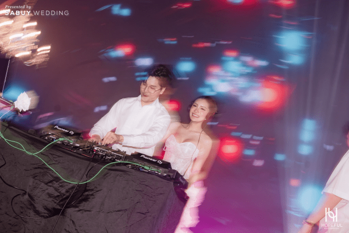 undefined รีวิวงานแต่ง Timeless White สวยละมุน พร้อมปาร์ตี้ EDM สุดมันส์ @ Eastin Grand Hotel Phayathai