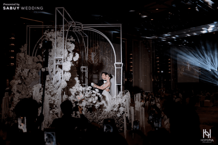 undefined รีวิวงานแต่ง Timeless White สวยละมุน พร้อมปาร์ตี้ EDM สุดมันส์ @ Eastin Grand Hotel Phayathai