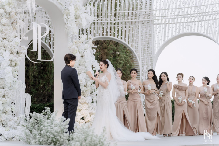 undefined รีวิวงานแต่ง Timeless White สวยละมุน พร้อมปาร์ตี้ EDM สุดมันส์ @ Eastin Grand Hotel Phayathai