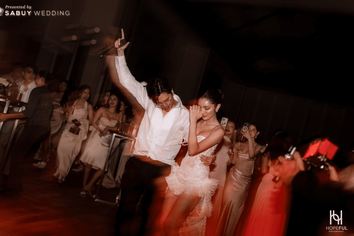 undefined รีวิวงานแต่ง Timeless White สวยละมุน พร้อมปาร์ตี้ EDM สุดมันส์ @ Eastin Grand Hotel Phayathai
