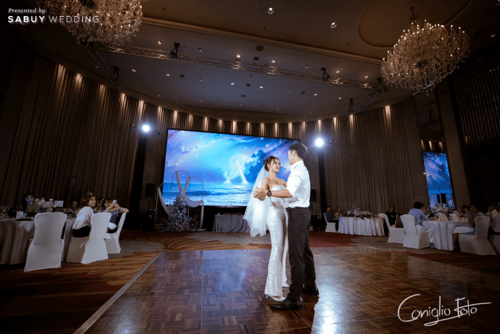 undefined รีวิวงานแต่งธีมสีฟ้า-ขาว ที่ใส่ตัวตนบ่าวสาวในทุกดีเทล @ Bangkok Marriott Hotel Sukhumvit