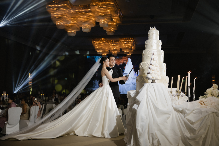 รีวิวงานแต่งธีมสีขาวออฟไวท์ สวย Glam ไม่แย่งซีนบ่าวสาว By PaR Wedding Planner - รูปที่ 31
