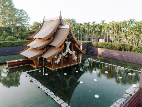 Wonders & Weddings