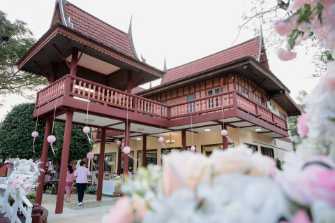 ร้อยรักมีสุข (เรือนไทย)