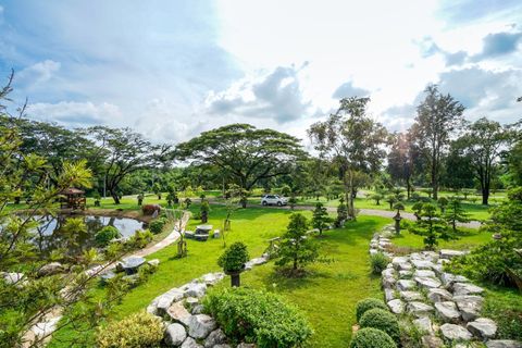Suanphung Bonsai Village
